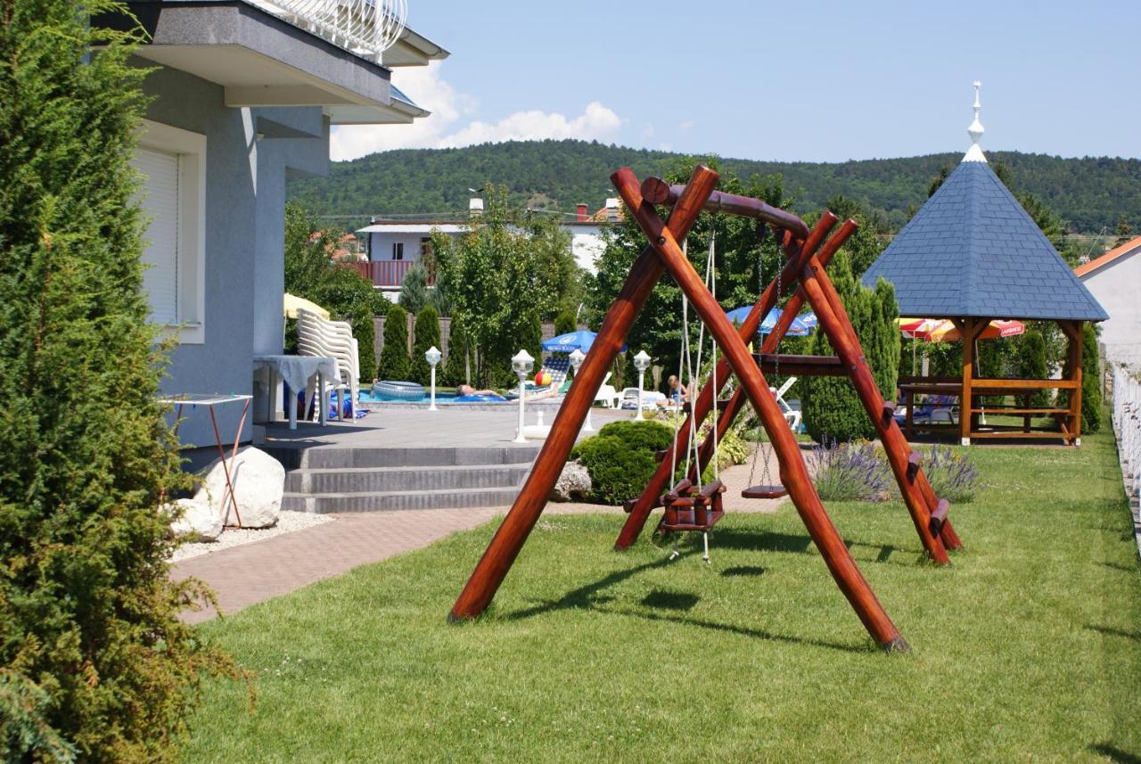 גיינסדיאס Kek Vendeghaz Family Resort מראה חיצוני תמונה