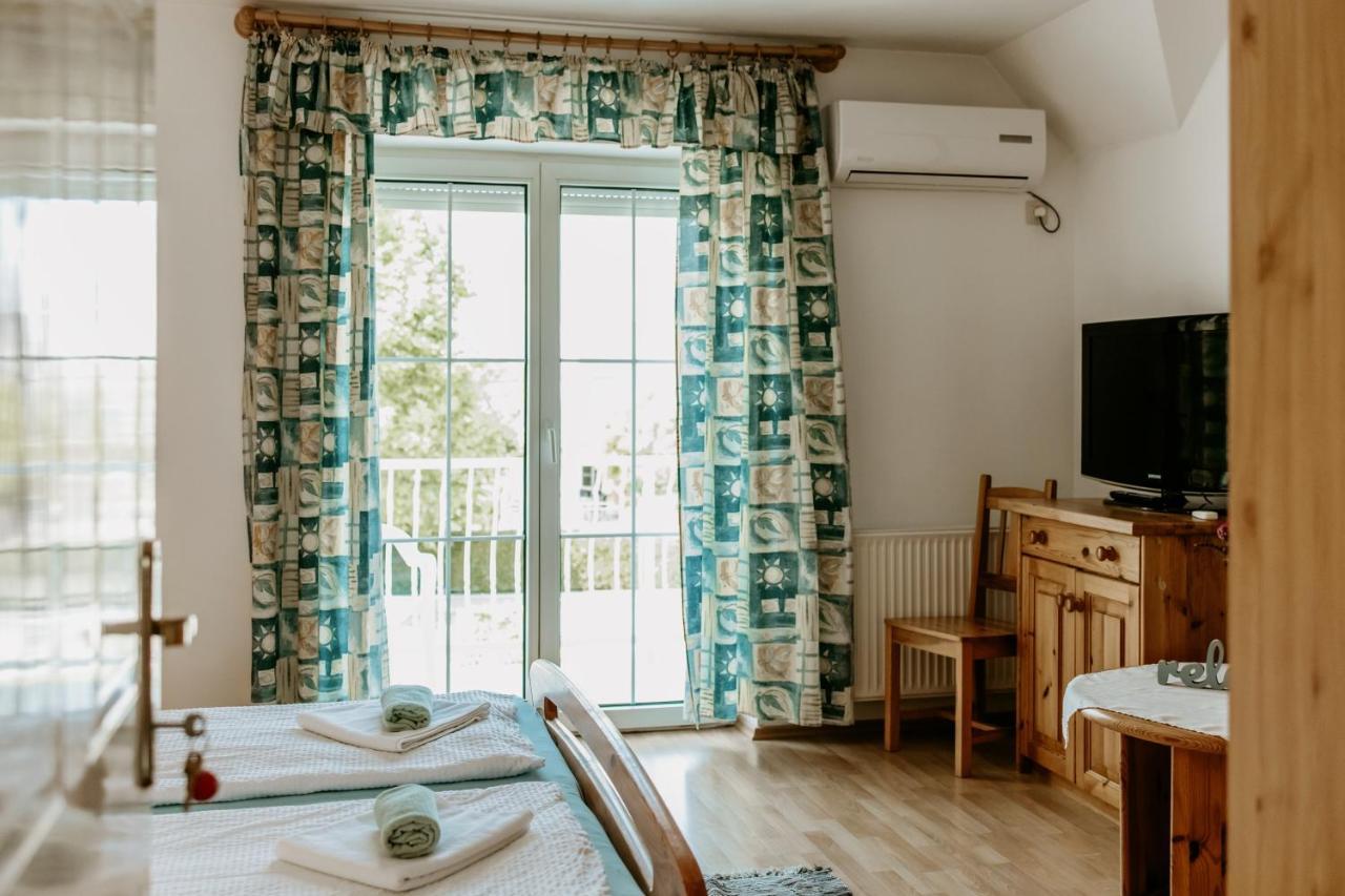 גיינסדיאס Kek Vendeghaz Family Resort מראה חיצוני תמונה