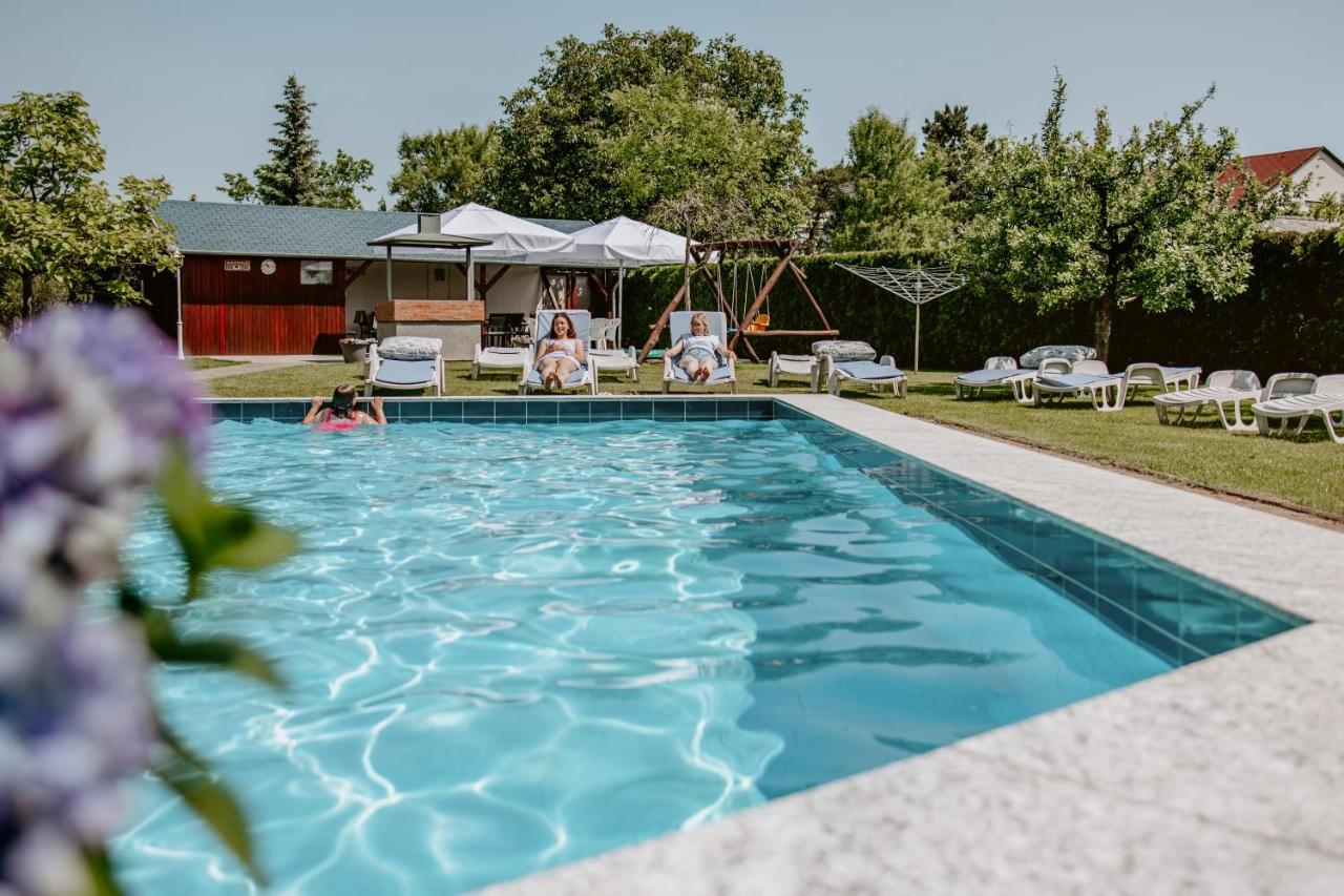 גיינסדיאס Kek Vendeghaz Family Resort מראה חיצוני תמונה